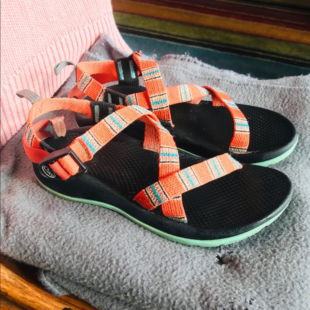 Chacos!